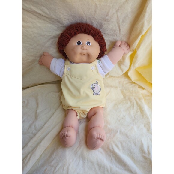 Vintage 1982 Cabbage Patch Kid Doll Boy Brown Curly Hair Brown Eyes 2 Dimples - Picture 1 of 5
